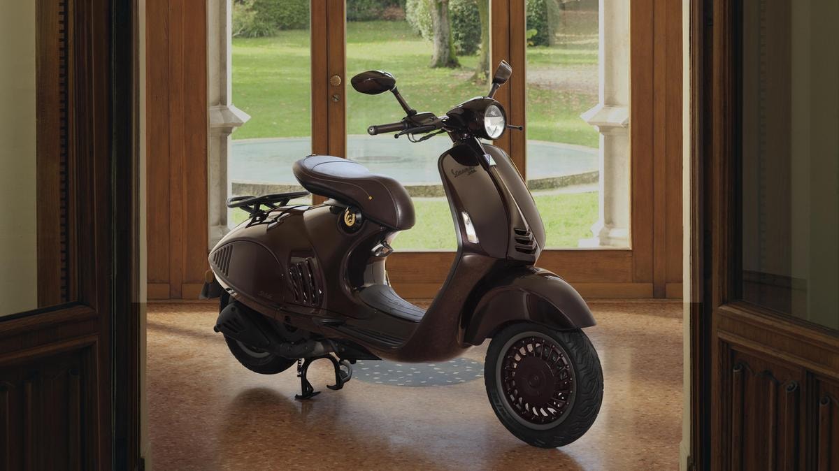 Piaggio, nel 2025 utile dimezzato a 34 milioni e saldo cedola cancellato. Migliora il margine lordo industriale