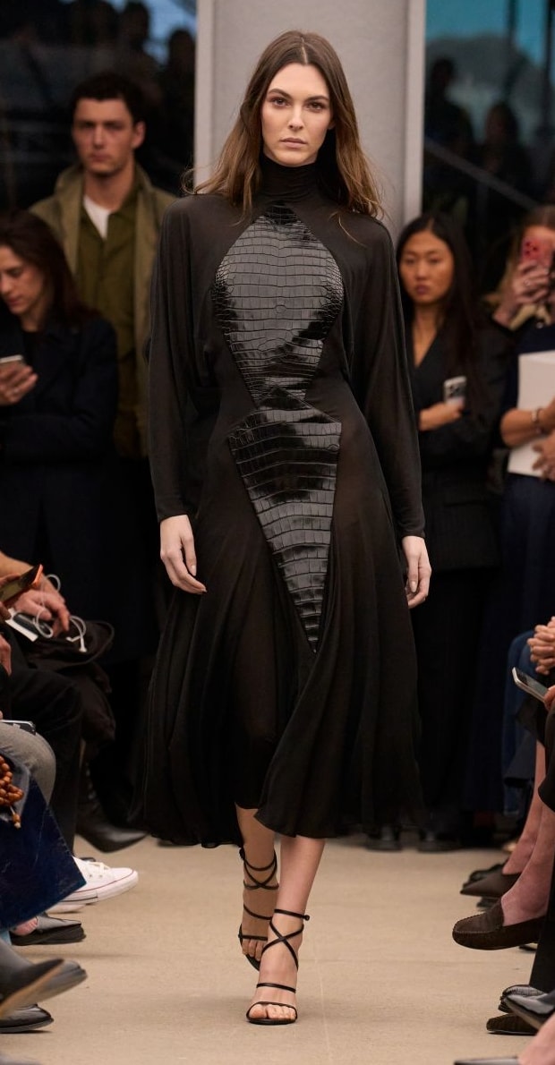 Un look Alaïa summer-fall 2026 (courtesy Alaïa)