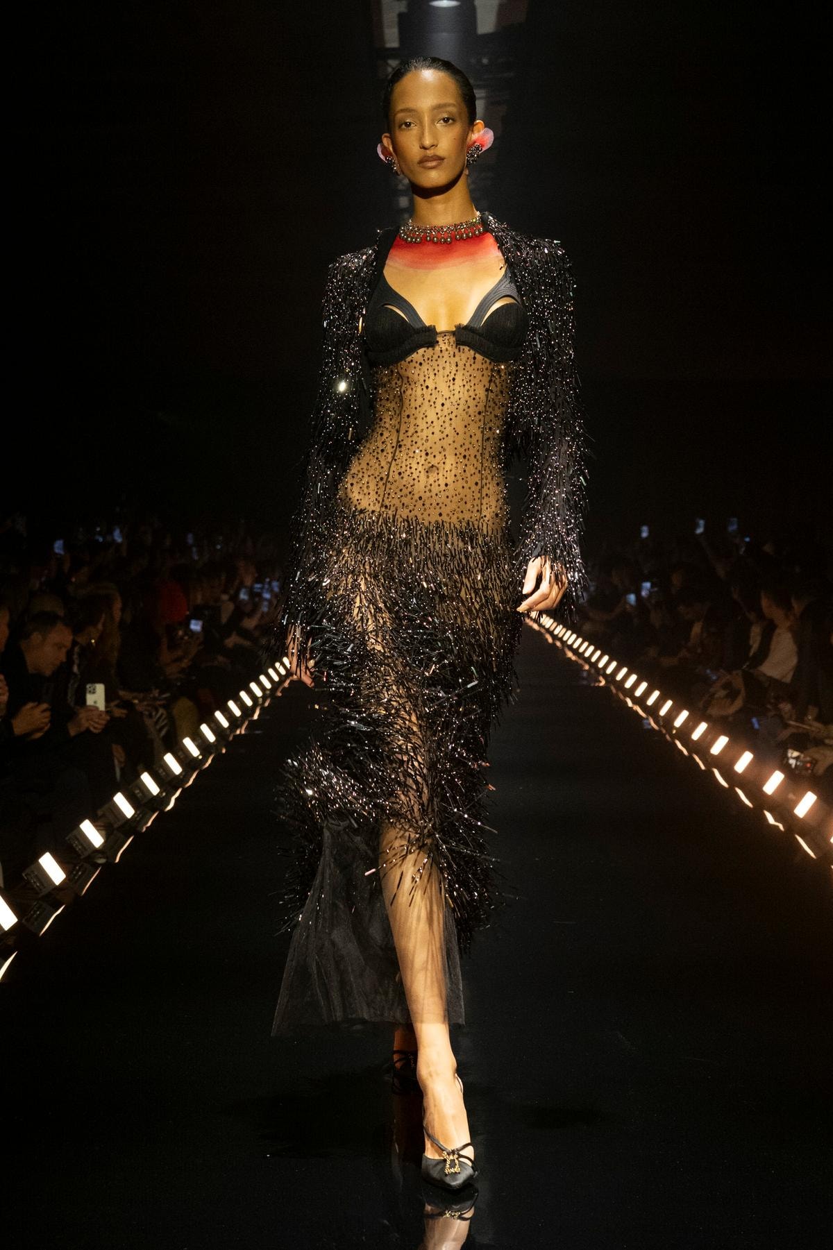 Un look Schiaparelli fall-winter 2026/27 (courtesy Schiaparelli)