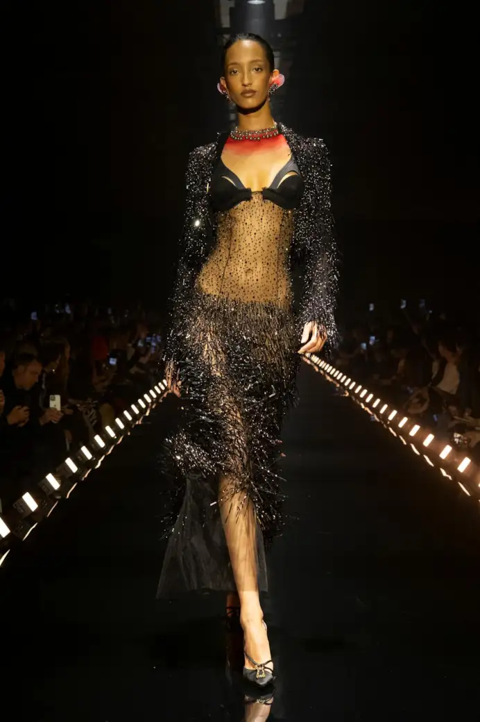 Un look Schiaparelli fall-winter 2026/27 (courtesy Schiaparelli)