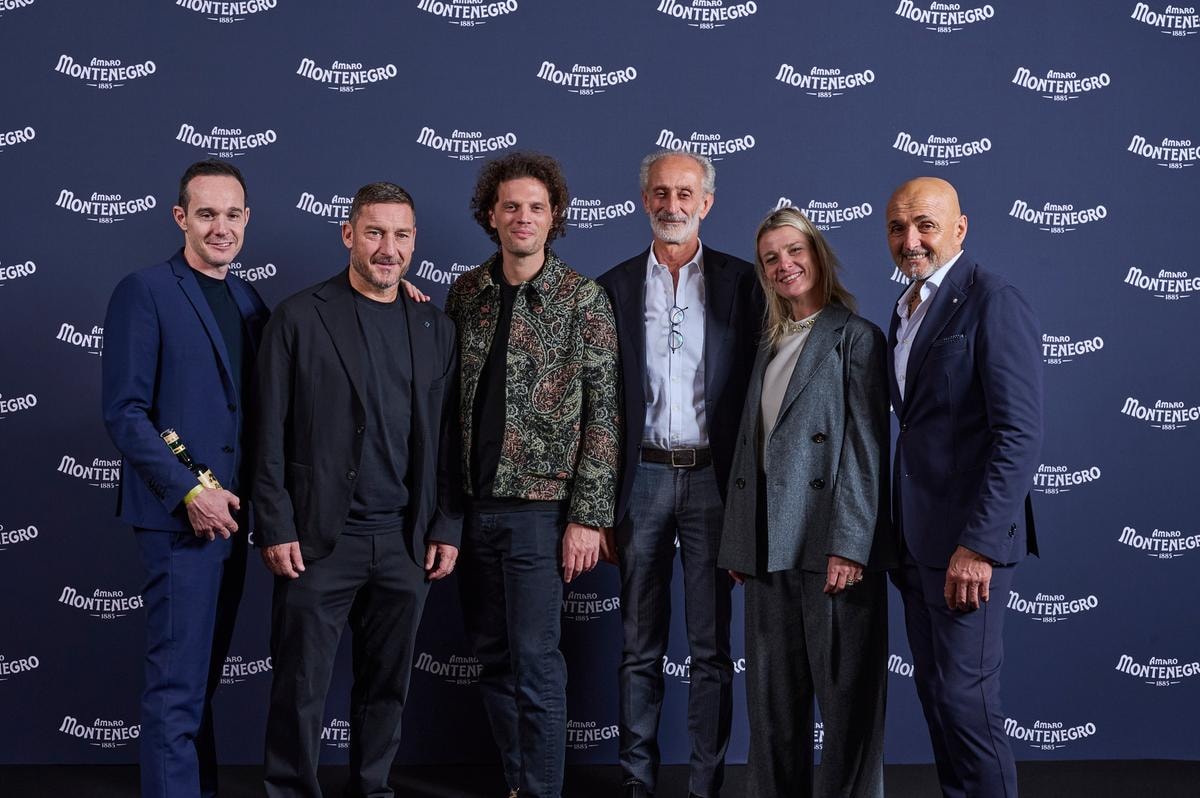 Lorenza Guerra Seràgnoli, con Francesco Totti e Luciano Spalletti protagonisti dello spot per i 140 anni di Amaro Montenegro diretto dal fratello Leonardo.