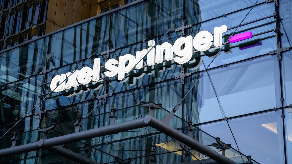Editoria, il gruppo tedesco Axel Springer acquista il Telegraph di Londra per 575 milioni di sterline
