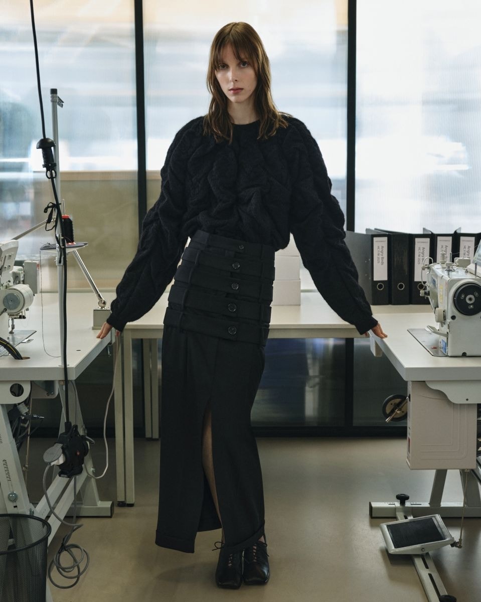 Un look Viktor&Rolf fall-winter 2026 (courtesy Viktor&Rolf)