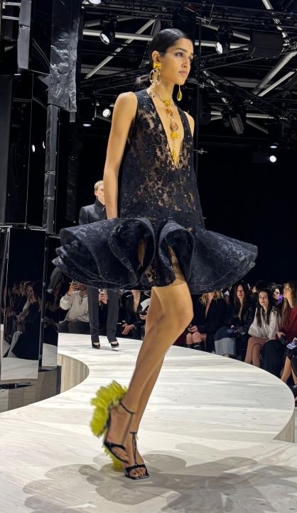 Un look Givenchy fall-winter 2026/27 (ph Chiara Bottoni)
