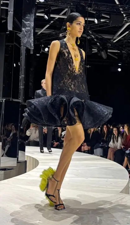 Un look Givenchy fall-winter 2026/27 (ph Chiara Bottoni)
