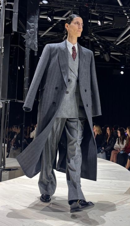 Un look Givenchy fall-winter 2026/27 (ph Chiara Bottoni)