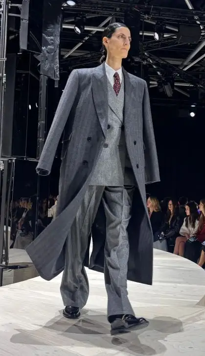 Un look Givenchy fall-winter 2026/27 (ph Chiara Bottoni)