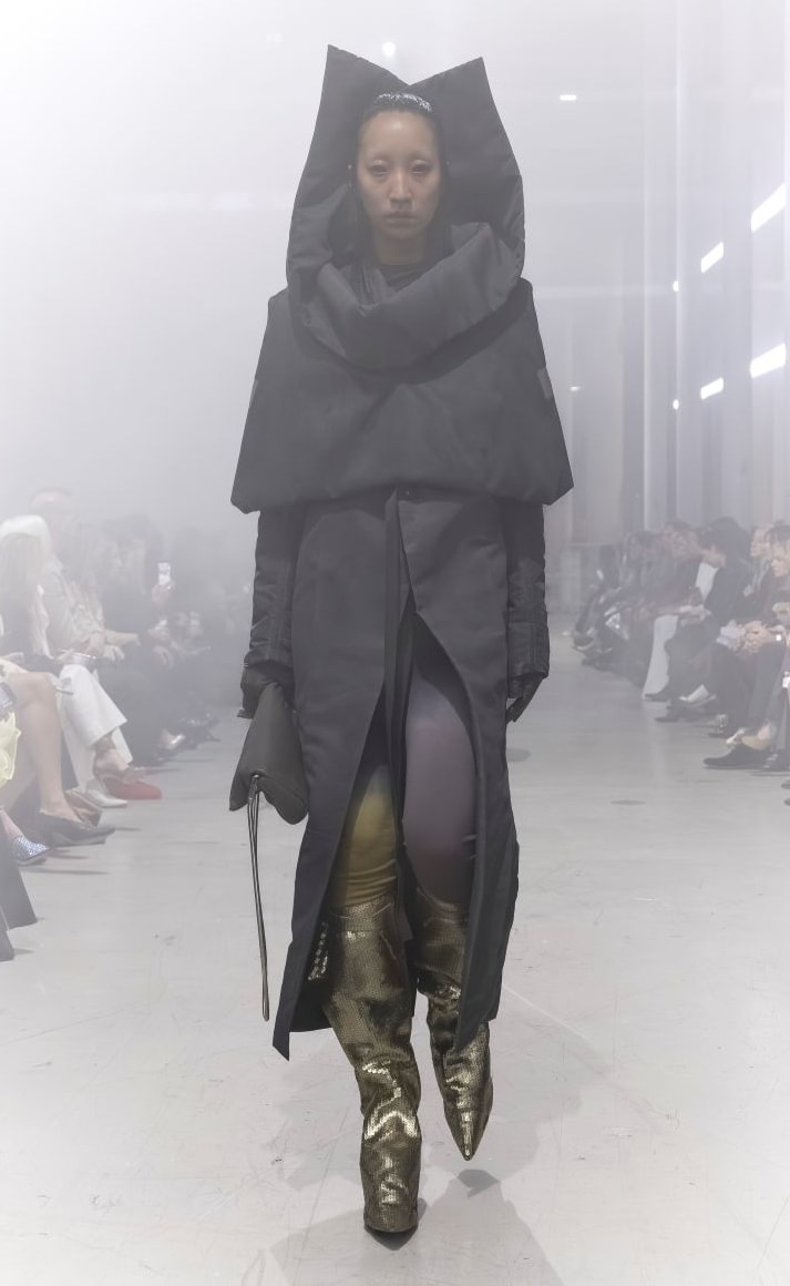 Un look Rick Owens fall-winter 2026/27 (courtesy Owenscorp)