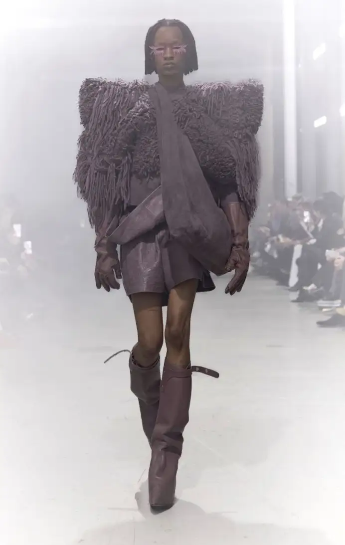 Un look Rick Owens fall-winter 2026/27 (courtesy Owenscorp)
