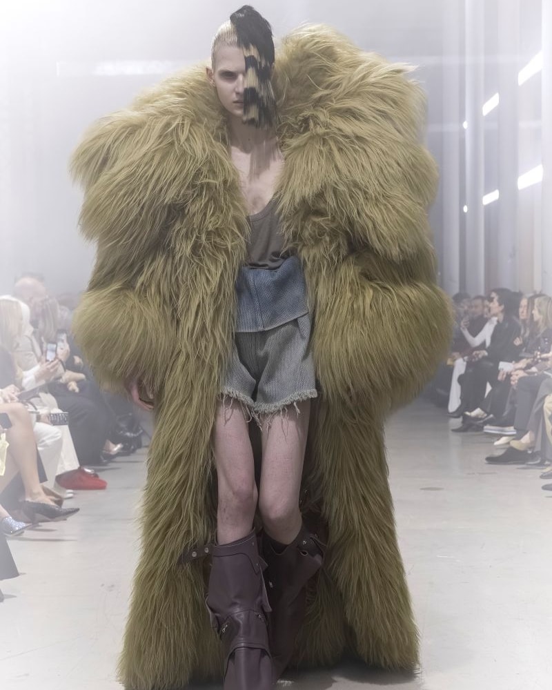 Un look Rick Owens fall-winter 2026/27 (courtesy Owenscorp)