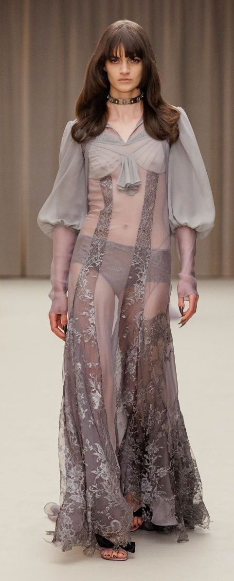 Un look McQuenn fall-winter 2026/27 (courtesy McQueen)