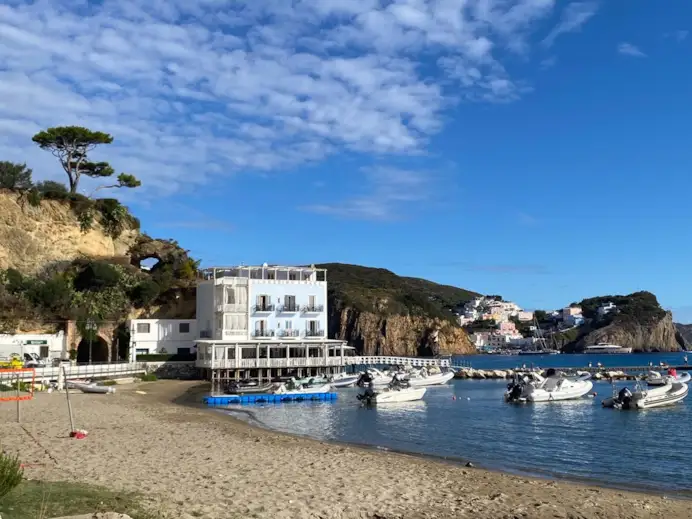 Tra calette e salite: Ponza si trasforma in un paradiso per ciclisti