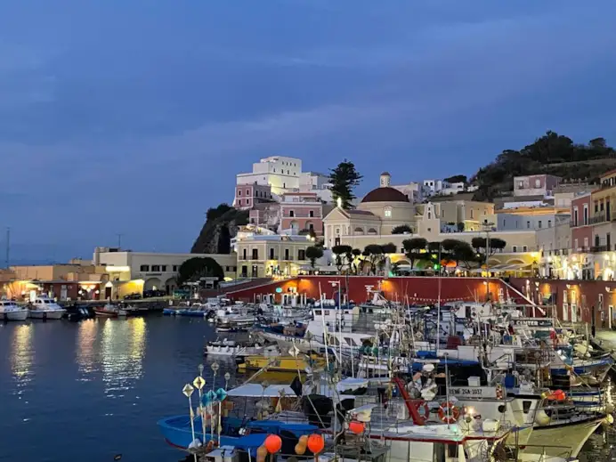 Tra calette e salite: Ponza si trasforma in un paradiso per ciclisti