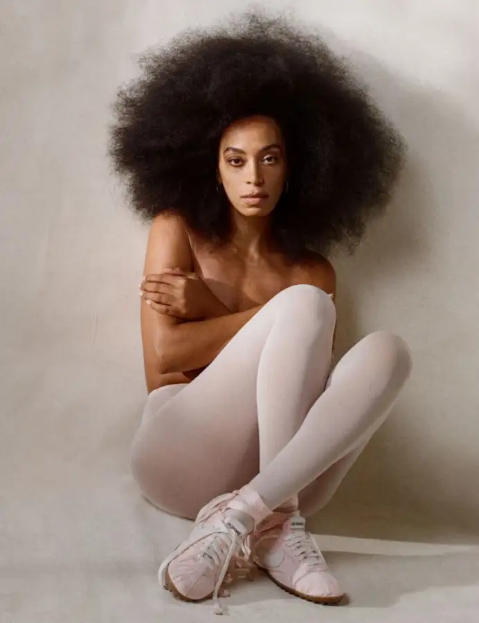 Solange Knowles nella campagna Nike + Jacquemus Moon shoe (courtesy Jacquemus)