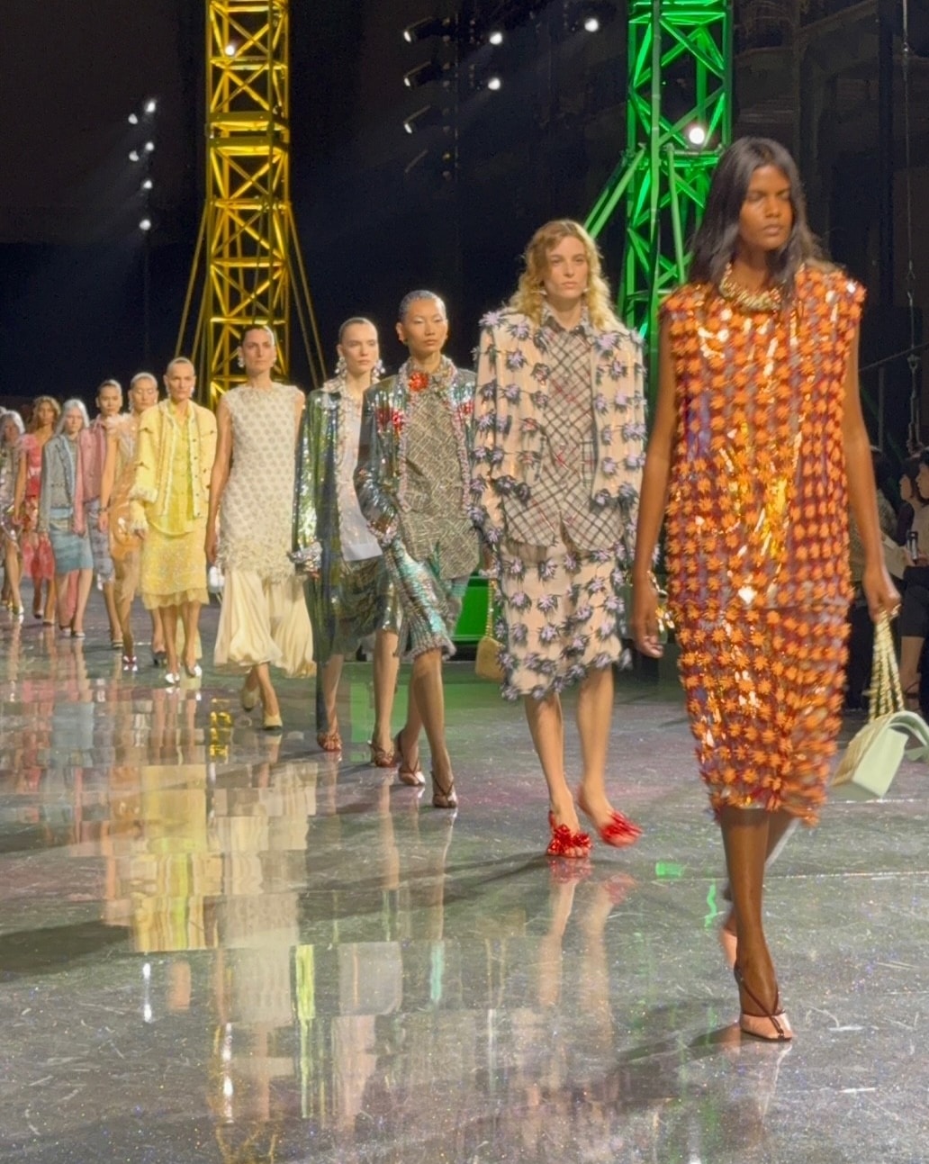 Il finale della sfilata Chanel fall-winter 2026/27 (ph. Stefano Roncato)