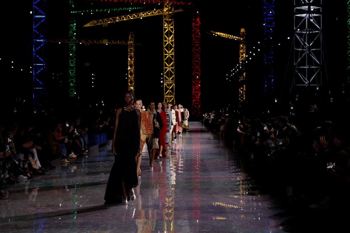 Il finale della sfilata di Chanel fall-winter 2026/27 (ph Francesc Ten/MFF)