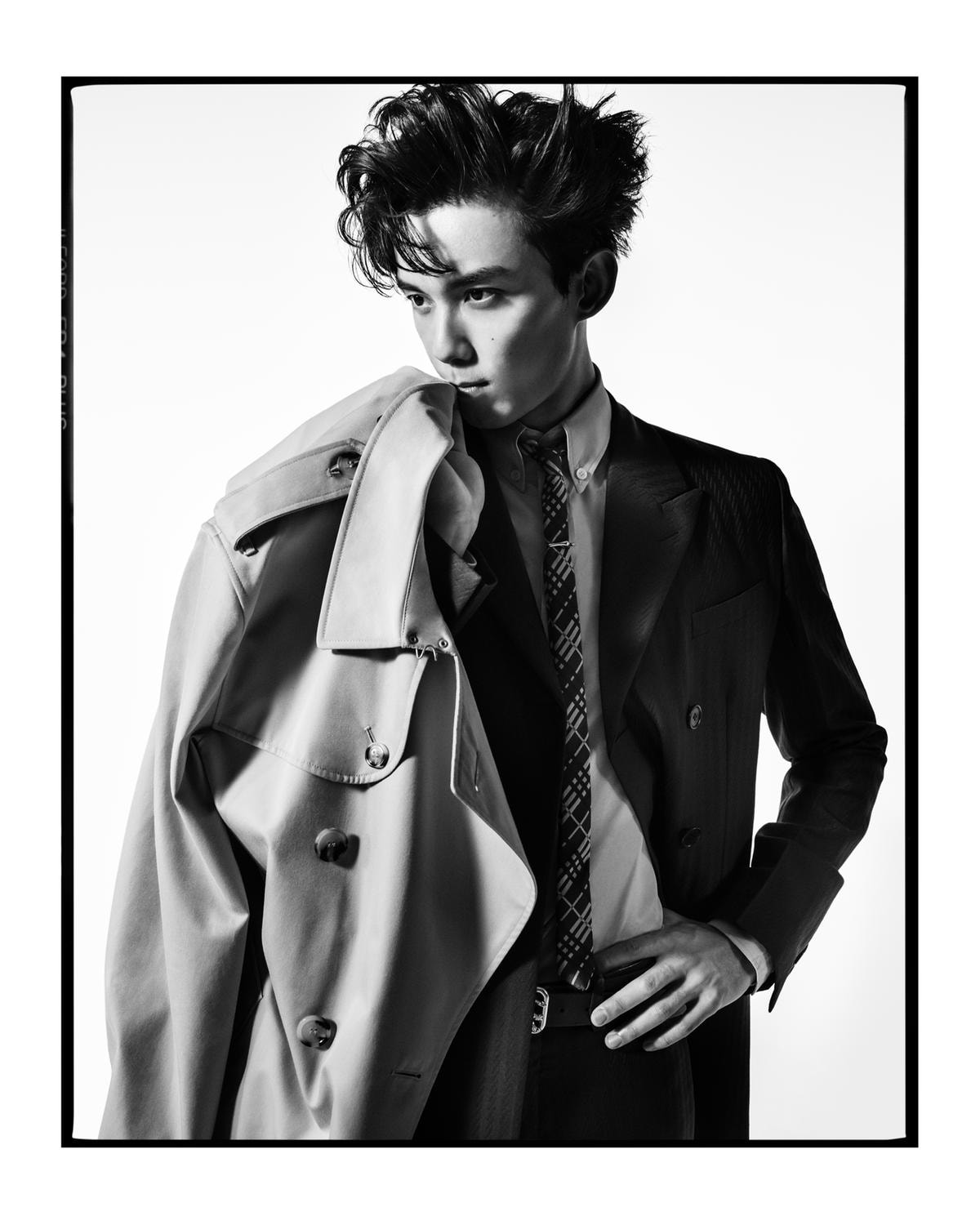 Il ritorno del trench: Burberry e Gant riportano l’uomo sotto la pioggia
