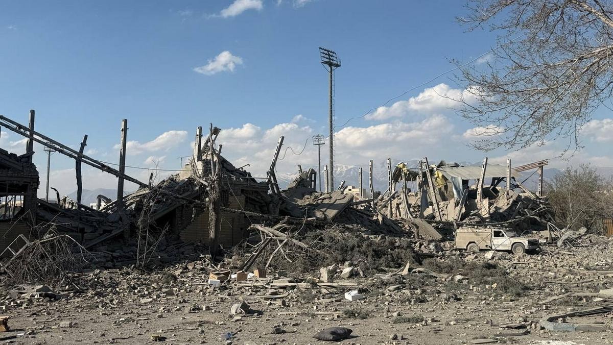 Edifici distrutti a Teheran