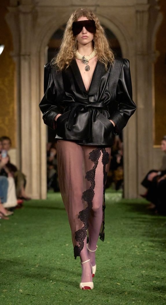 Un look Valentino fall-winter 2026/27 (courtesy Valentino)