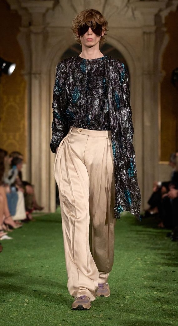 Un look Valentino fall-winter 2026/27 (courtesy Valentino)