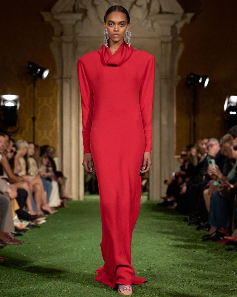 Un look Valentino fall-winter 2026/27 (courtesy Valentino)