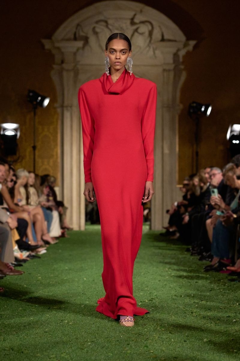 Un look Valentino fall-winter 2026/27 (courtesy Valentino)