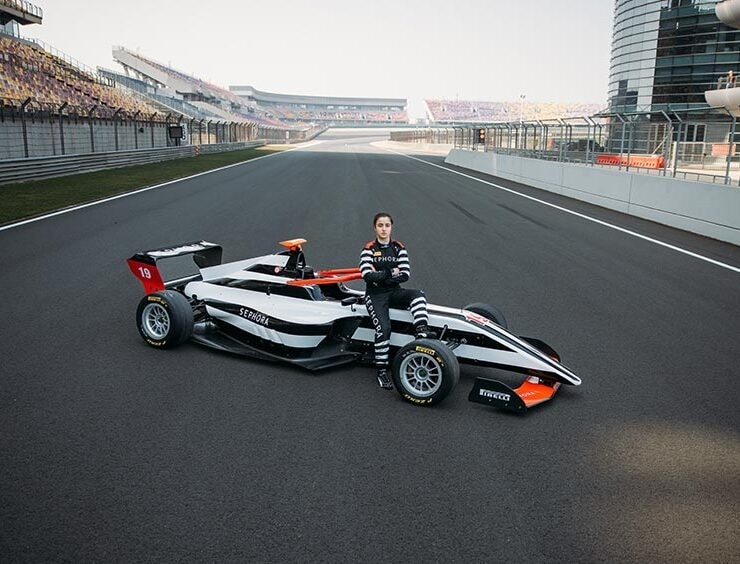 Natalia Granada per Sephora Prema racing (ph Sephora official website)