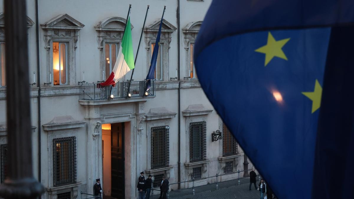 Una poltrona pubblica è per sempre: chi corre per l'ennesimo rinnovo nelle cariche. A dispetto dell'età