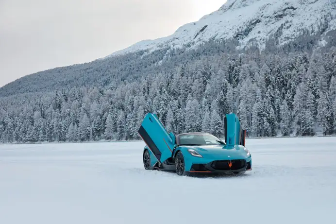 Sul lago ghiacciato di St. Moritz la regina è Maserati