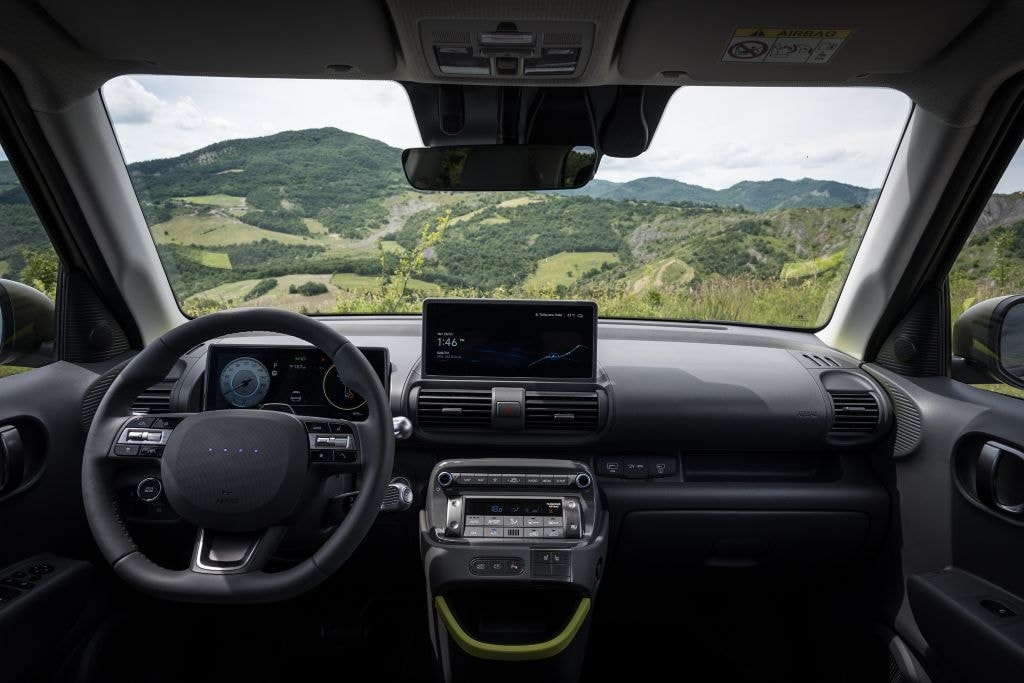 Hyundai Inster: la city car elettrica che ricorda una Panda Cross
