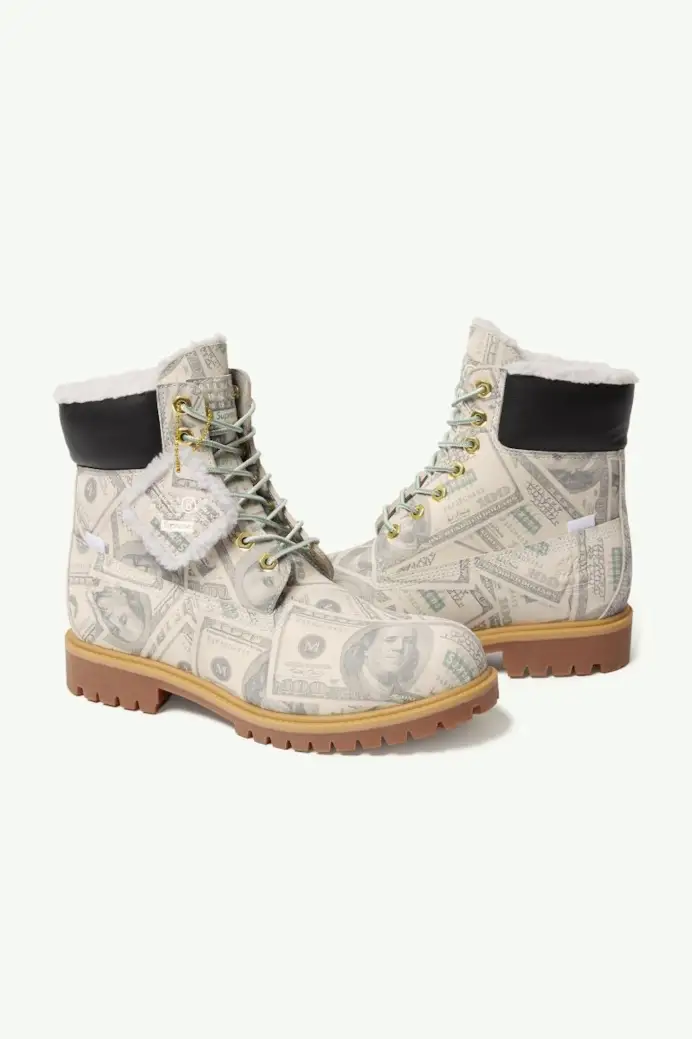 Un paio di stivali Maison Margiela x Supreme (courtesy Maison Margiela)