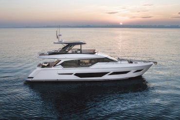 Ferretti Yachts 720