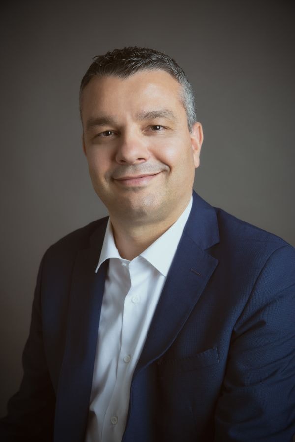 Flori a capo della direzione finanziaria di Helvetia Italia