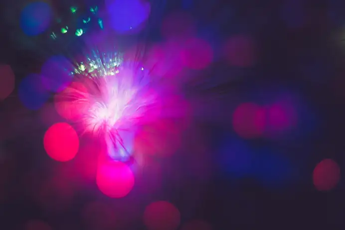 Il futuro della longevità passa dal sangue: il laser endovenoso e i protocolli che riscrivono l’energia cellulare