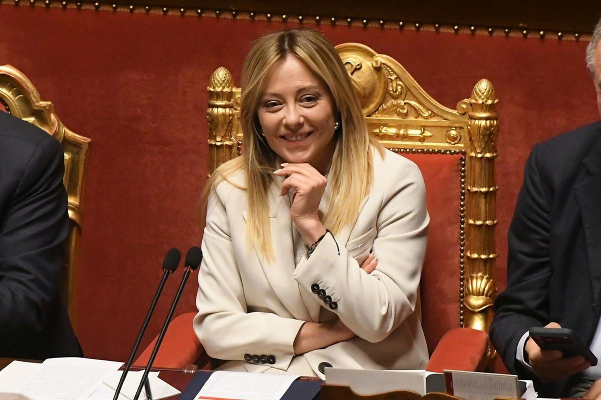 Energia, contro i rincari il governo Meloni confida nell’Ue. E Salvini convoca i petroliferi