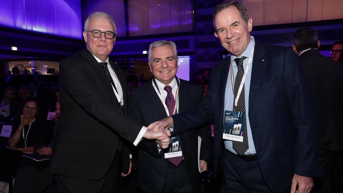 Fabrizio Testa (ad Borsa Italiana), Dario Scannapieco (ad Cdp) e Giovanni Gorno Tempini (pres. Cdp)