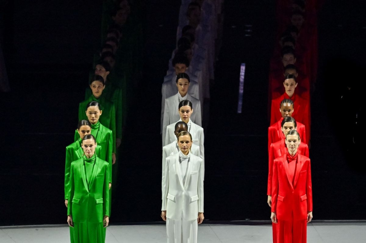 I costumi firmati Giorgio Armani all'opening della cerimonia di Milano Cortina 2026 (ph SGP, courtesy Giorgio Armani)