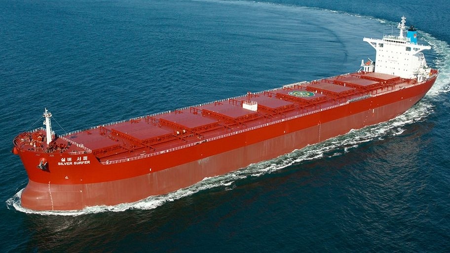 Petroliera in navigazione