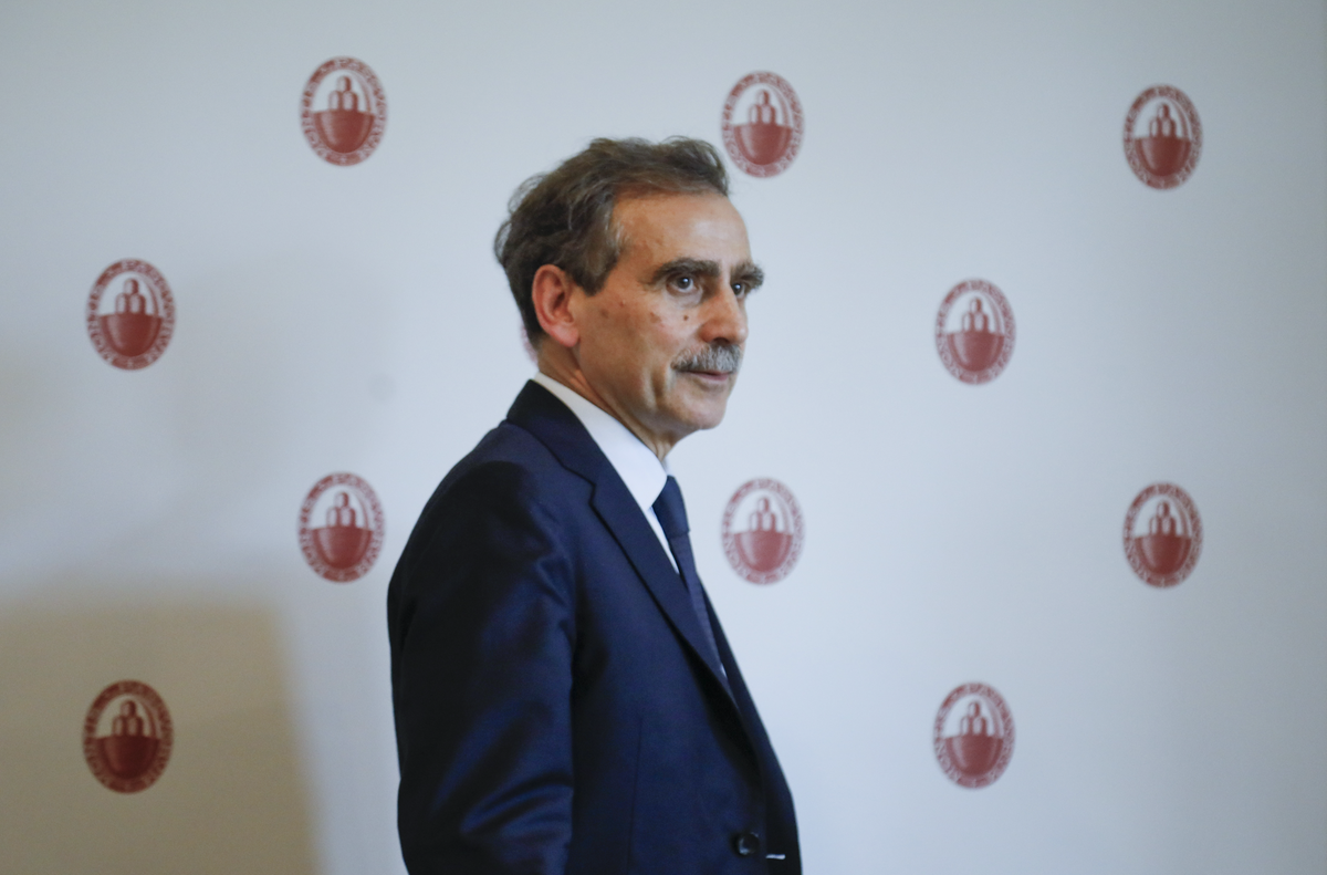 Mps, la lista di Lovaglio può vincere la sfida per il vertice? Ecco gli scenari per l’assemblea di Siena, il ruolo centrale di Delfin