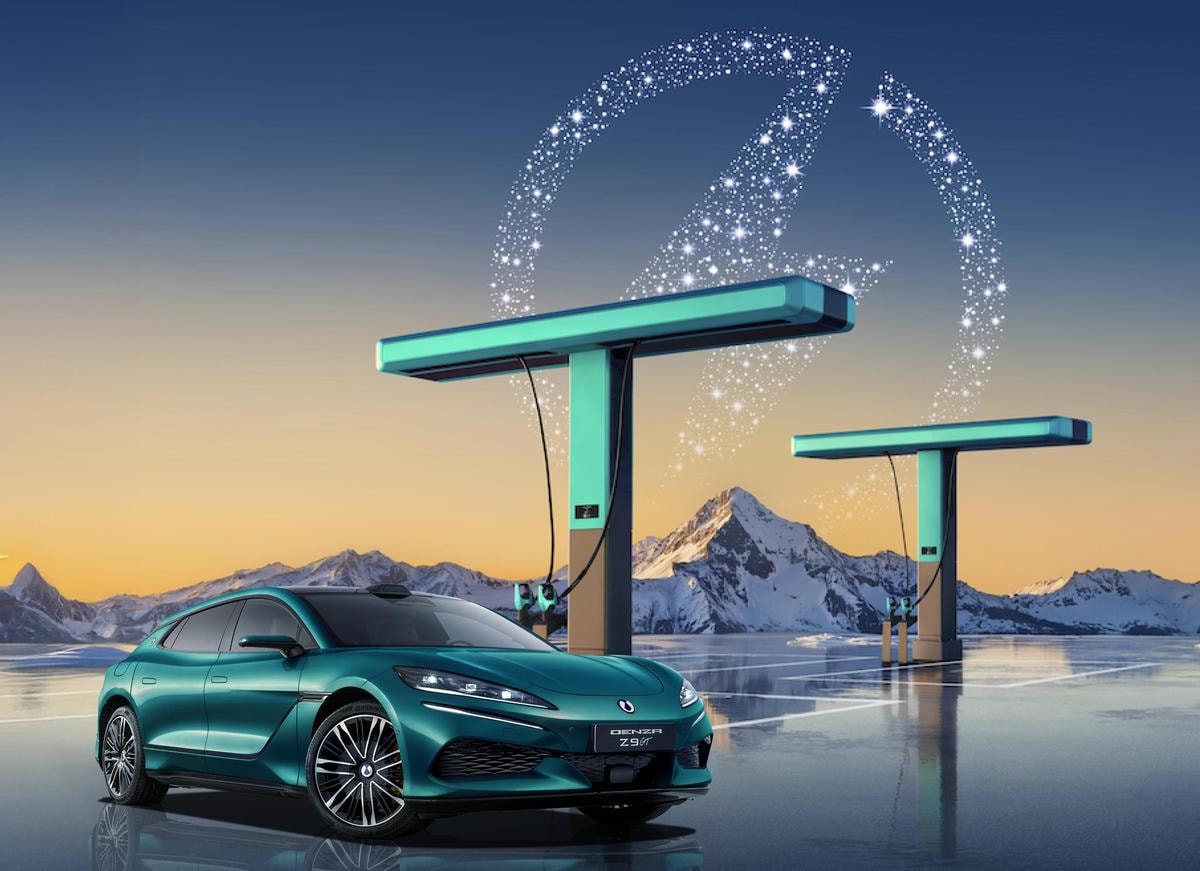 BYD rivoluziona le batterie: 800 km di autonomia e ricarica in 5 minuti