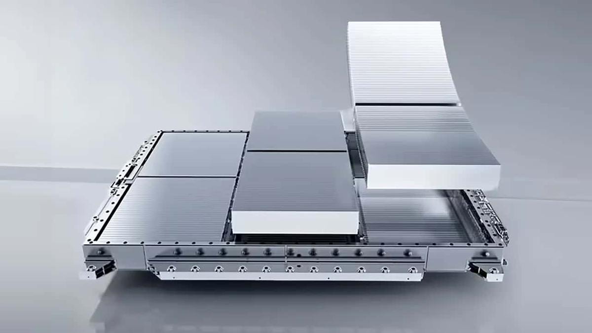 BYD rivoluziona le batterie: 800 km di autonomia e ricarica in 5 minuti