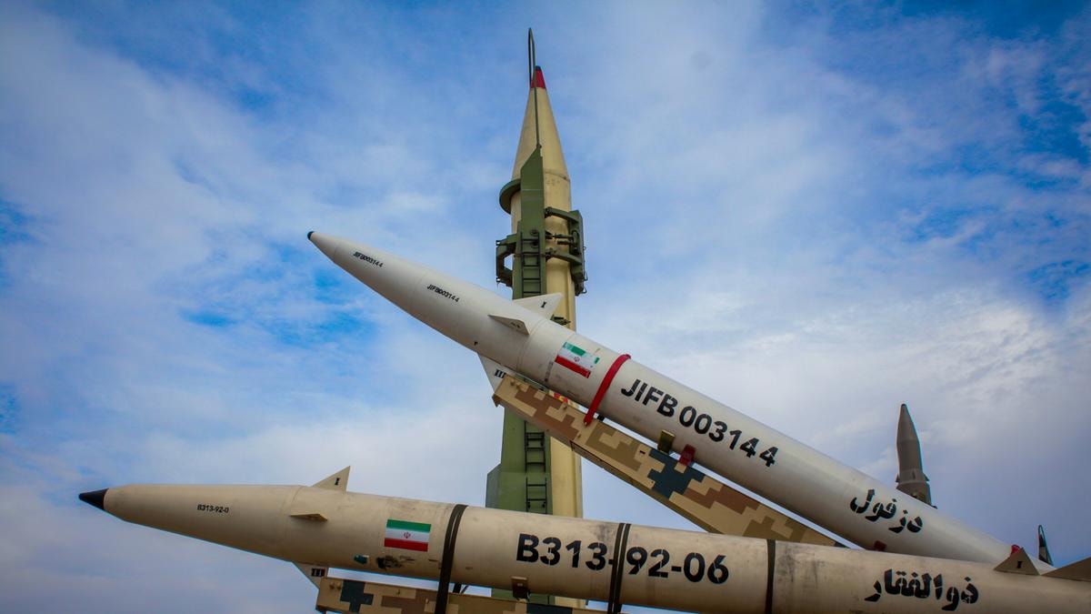 Guerra in Iran, la diretta | Teheran alza il prezzo della tregua: ecco le cinque condizioni a Washington