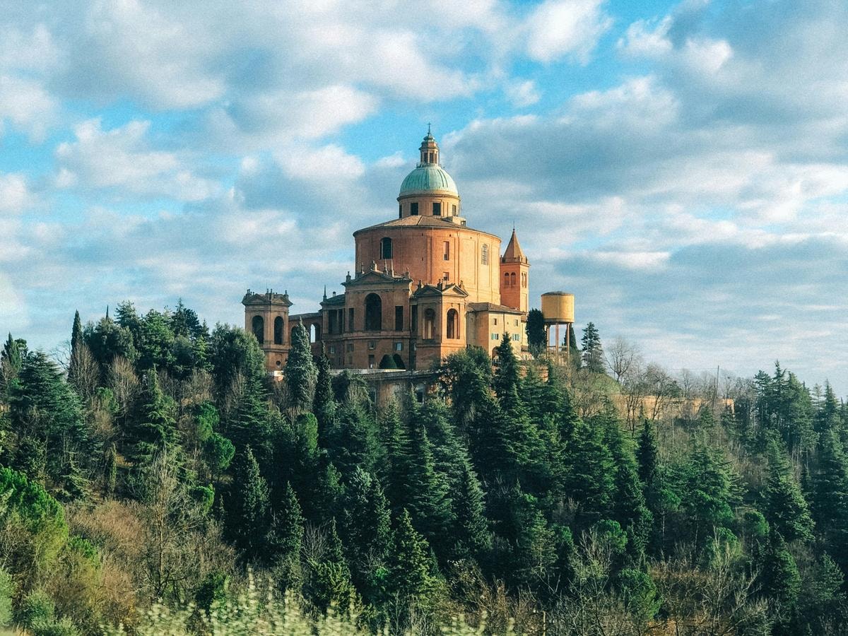 @Constantin Mutaf_Unsplash