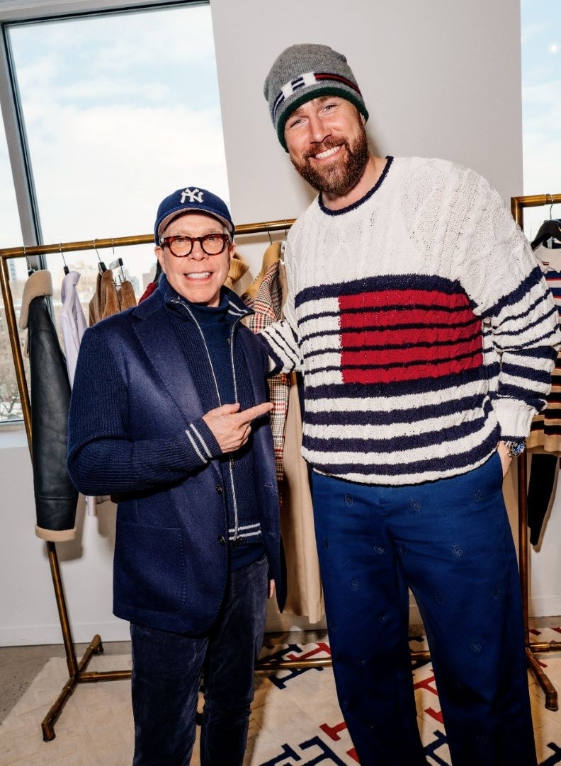 Da sinistra, Tommy Hilfiger e Travis Kelce (courtesy Tommy Hilfiger)