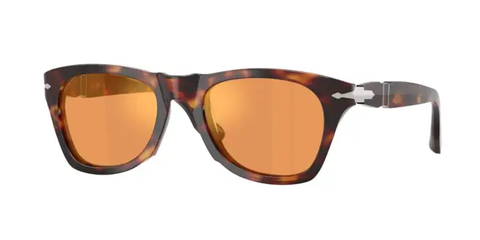 La special edition dei Persol modello Riviera (courtesy Persol)