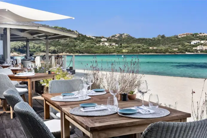 Altro che chef-star: il nuovo hotspot in Sardegna è una trattoria di Milano