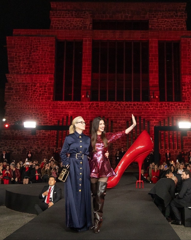 Meryl Streep e Anne Hathaway a Città del Messico (courtesy Il diavolo veste Prada 2)