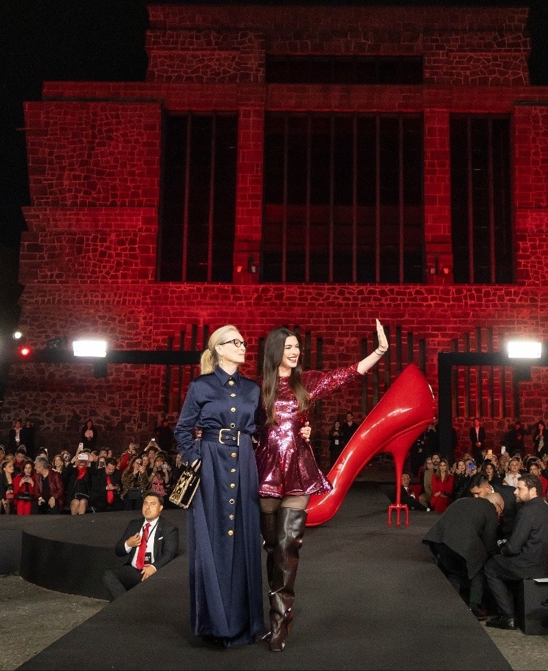 Meryl Streep e Anne Hathaway a Città del Messico (courtesy Il diavolo veste Prada 2)