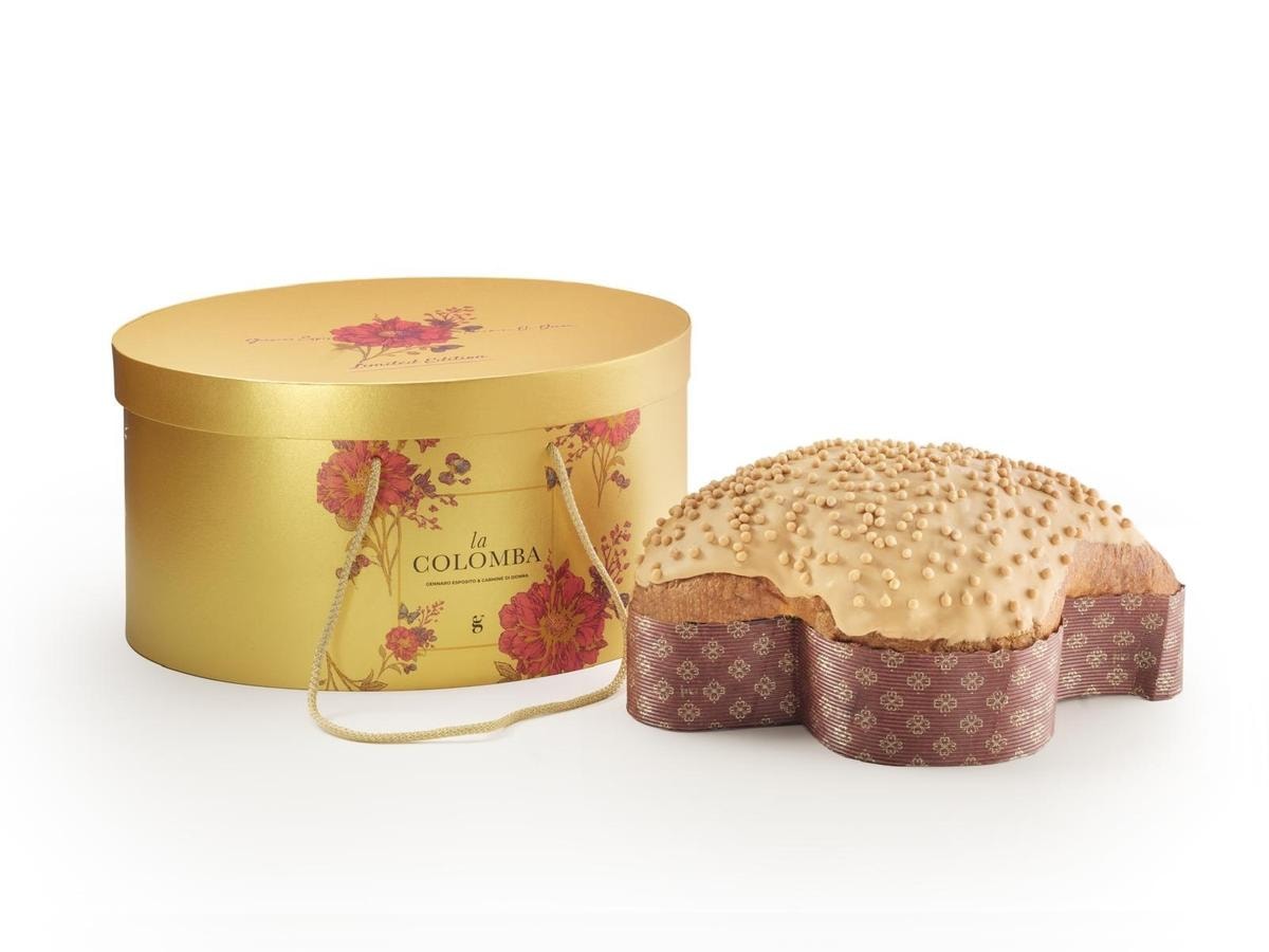 Colomba con albicocche del Vesuvio e cioccolato al caramello di Gennaro Esposito.