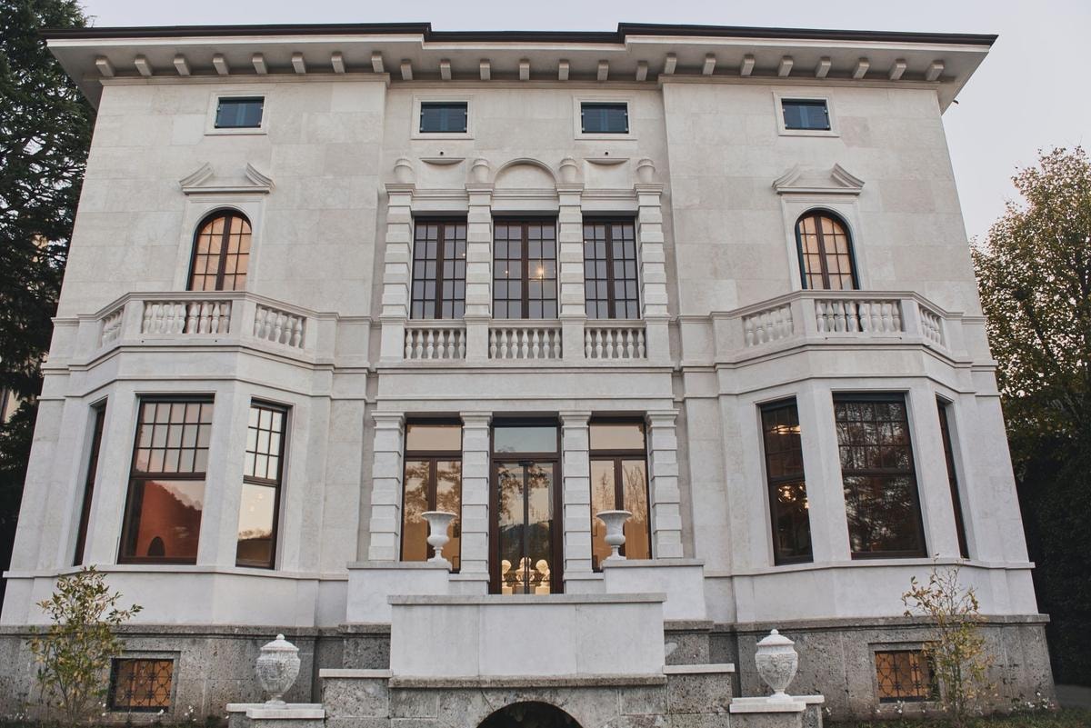 L’arte contemporanea incontra il gusto dell’ospitalità sul Lago 